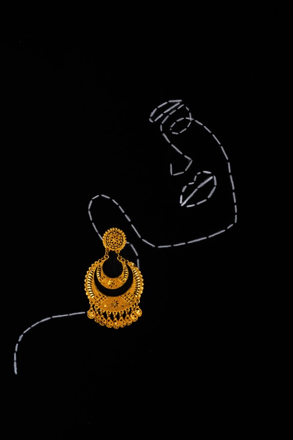 glimmer bare neck and big earing is the new trend sweta west bengal creativehut