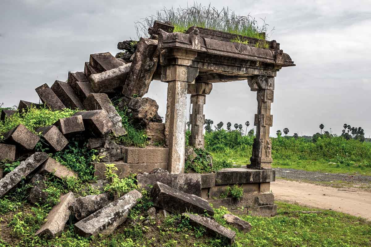 collapsed temple in Tamil Nadu