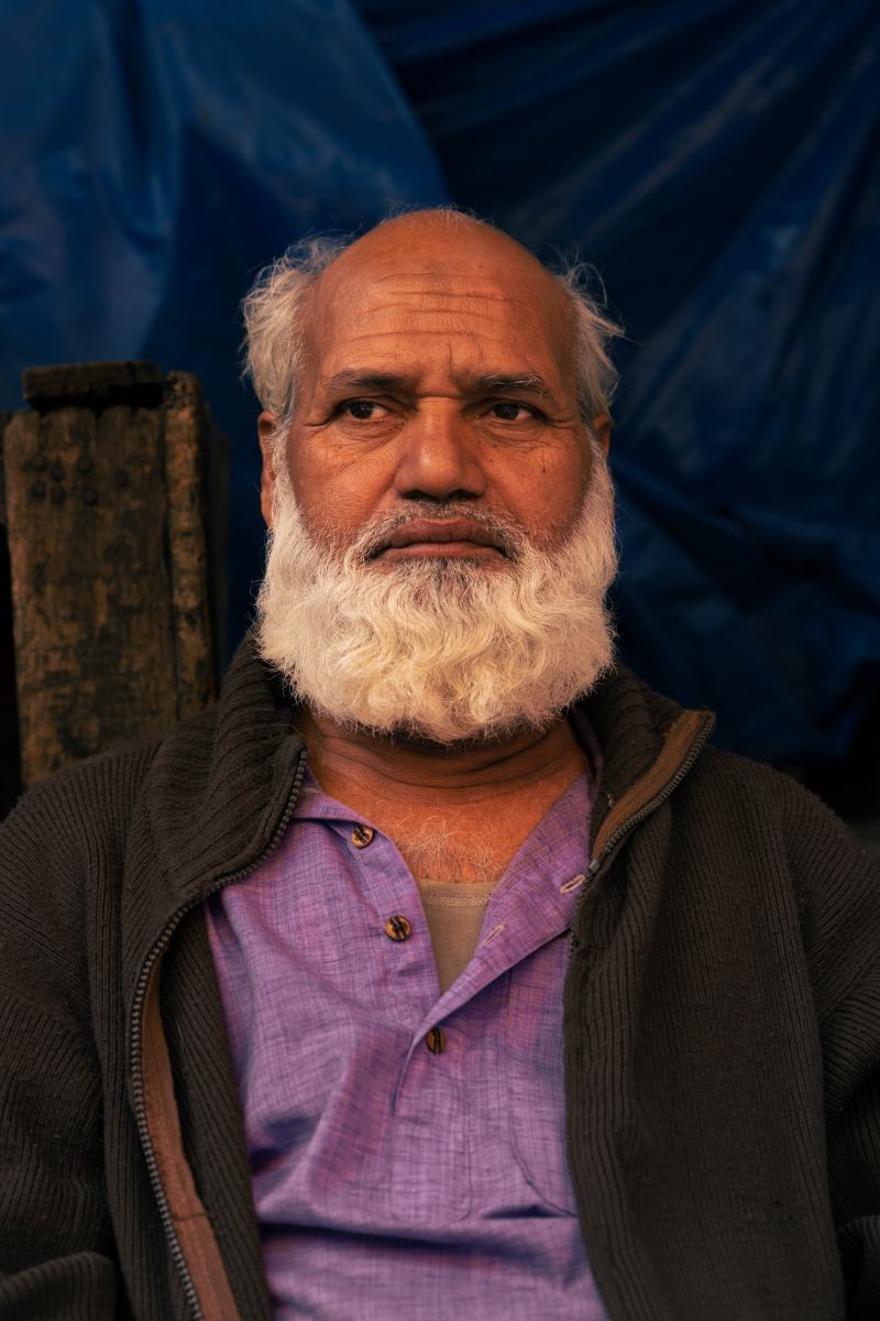 street glance in white hair