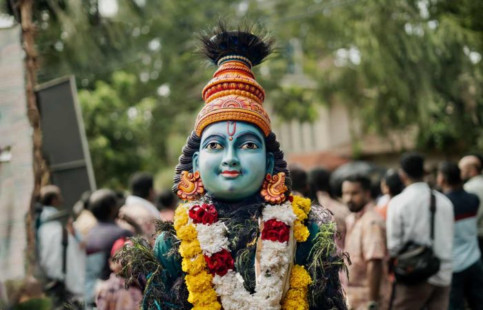 lord krishna in between crowd