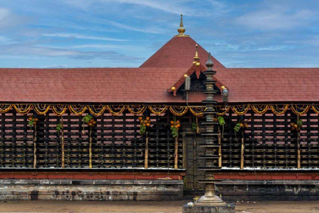 Temple's main structure with lamp.