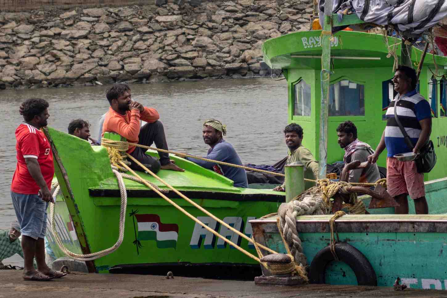 Fishermen have bonds over tides