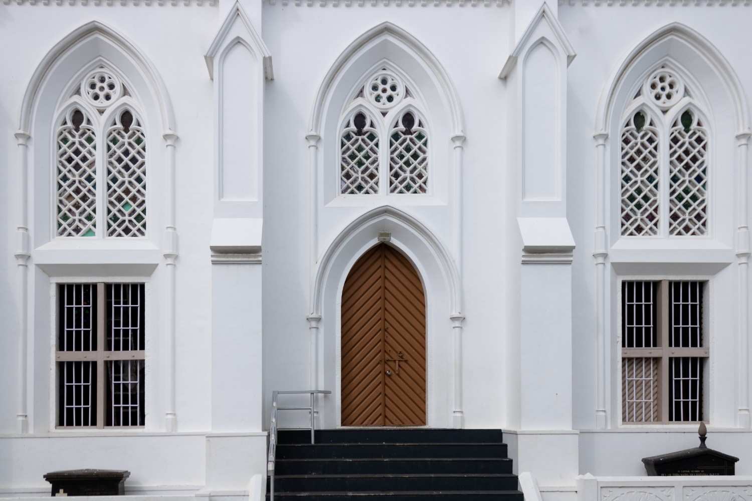 A church with symmetrical door way