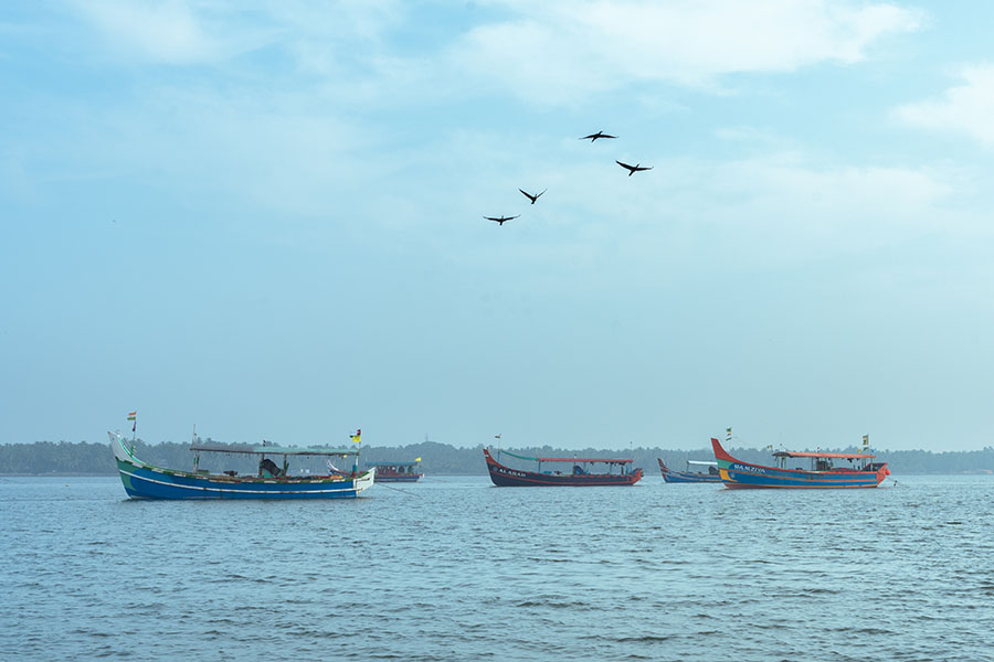 boatspause-photojournalism-arunnarayanant-ponnani-creativehut