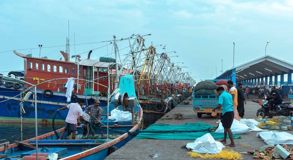 loading-photojournalism-arunnarayanant-ponnani-creativehut.