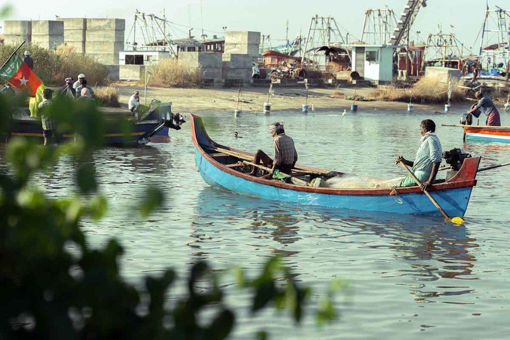 The fishermen’ boat touching down the market