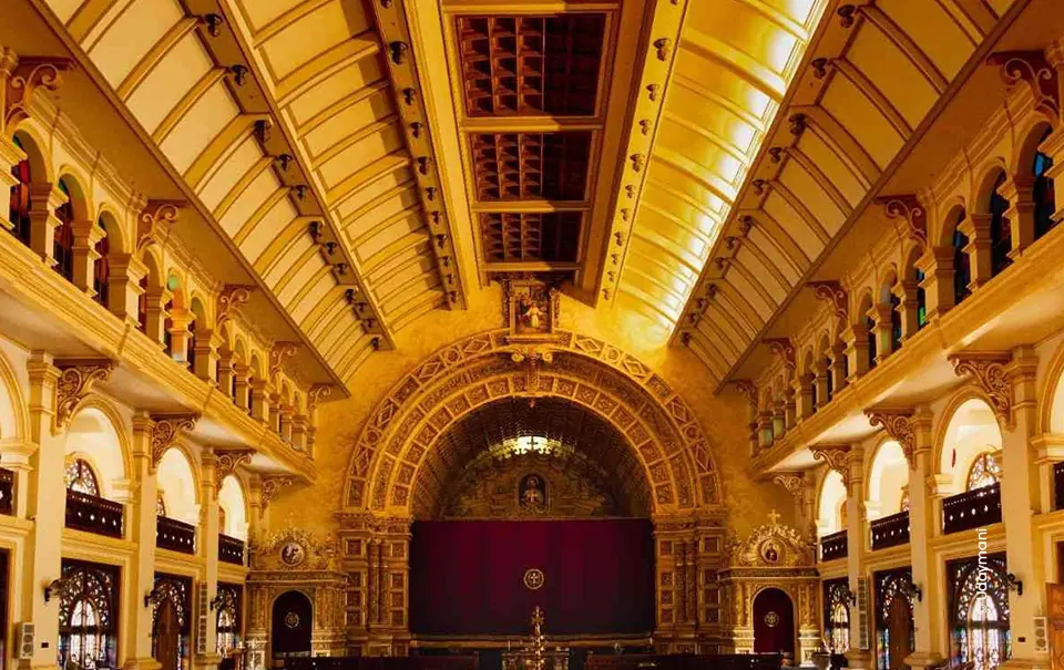 Golden church hall with a vaulted ceiling, architecture photograph by Uday Mani, Creative Hut Academy